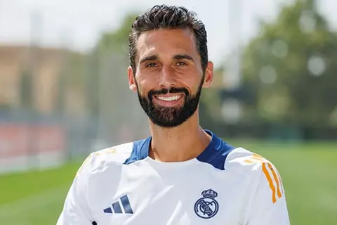 أربيلوا مرشح لخلافة ألونسو في تدريب ريال مدريد